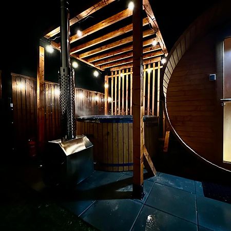 Apartament Pod Wzgorzem Z Sauna, Jacuzzi I Basenem Kudowa Zdroj Luaran gambar