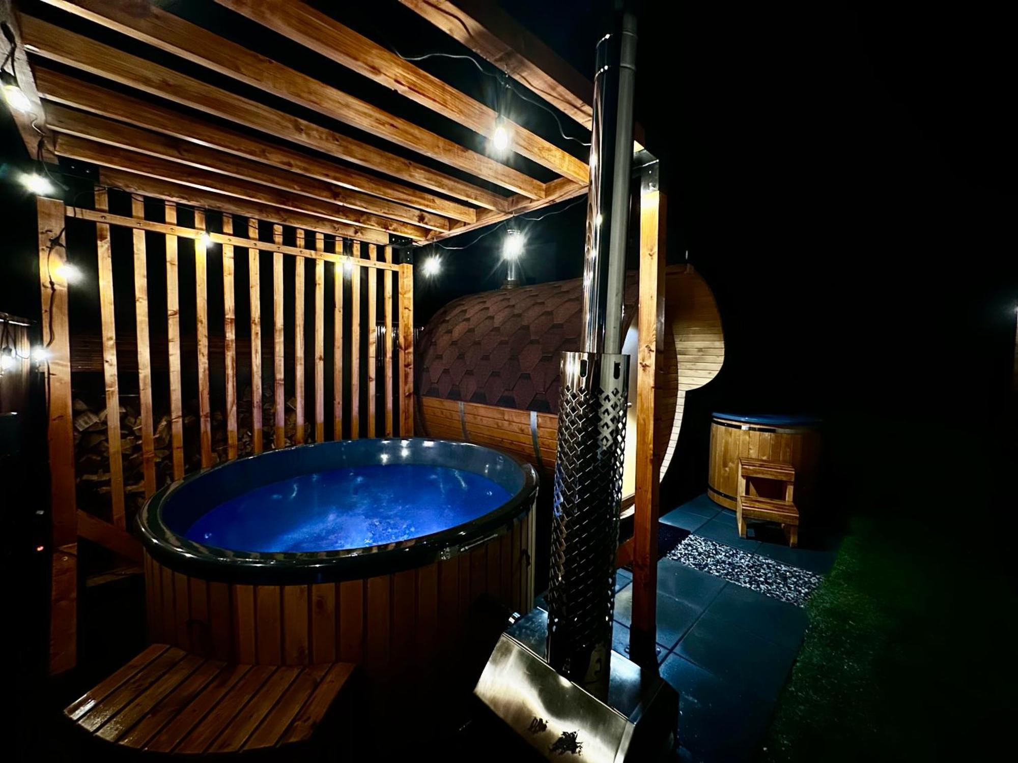 Apartament Pod Wzgorzem Z Sauna, Jacuzzi I Basenem Kudowa Zdroj Luaran gambar